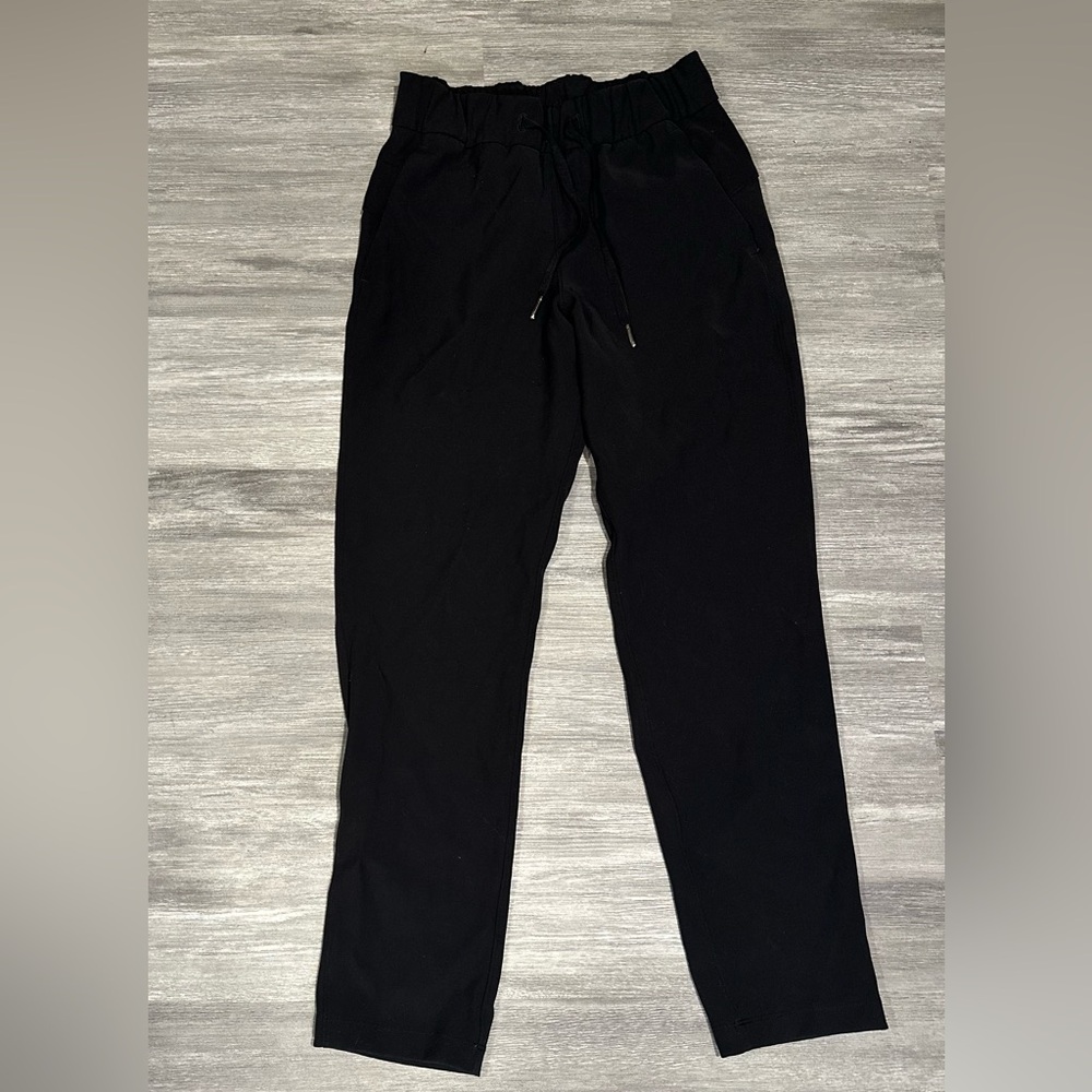 Lululemon Black On The Fly Pant *Woven 27" Size 2